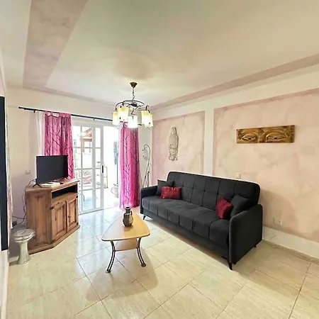 아파트 Relax And Tranquility, Sea And Swimming Pool