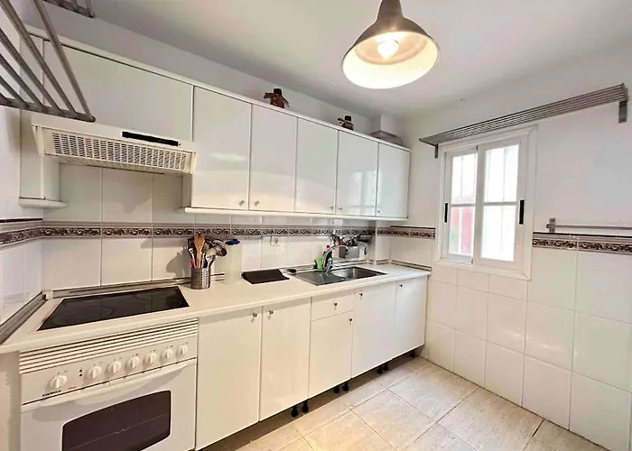 Relax And Tranquility, Sea And Swimming Pool Callao Salvaje